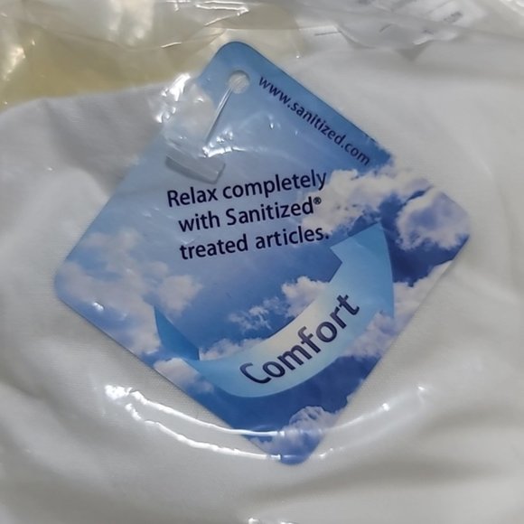 Huts and Bay Cat Diamond Cushion - Picture 10 of 10